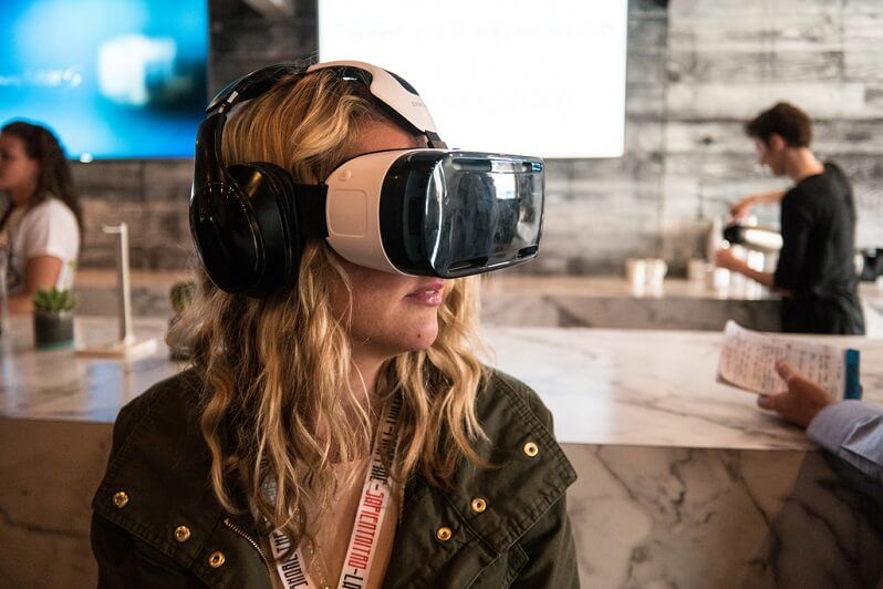 girl with vr and headset